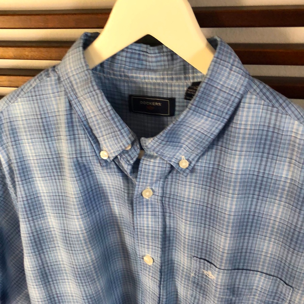 Dockers short-sleeve button-down casual